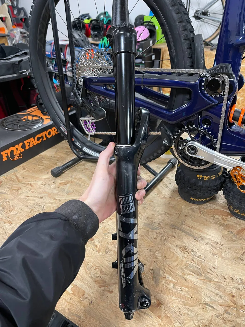 Rock Shox Lyrik Ultimate RC2 передня вилка 27.5 160 мм фото 5