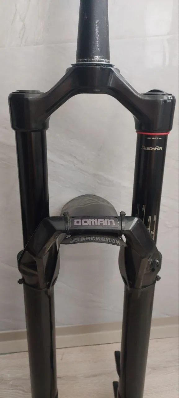 Rock Shox Domain Charger R 38 вилка 160мм фото 3