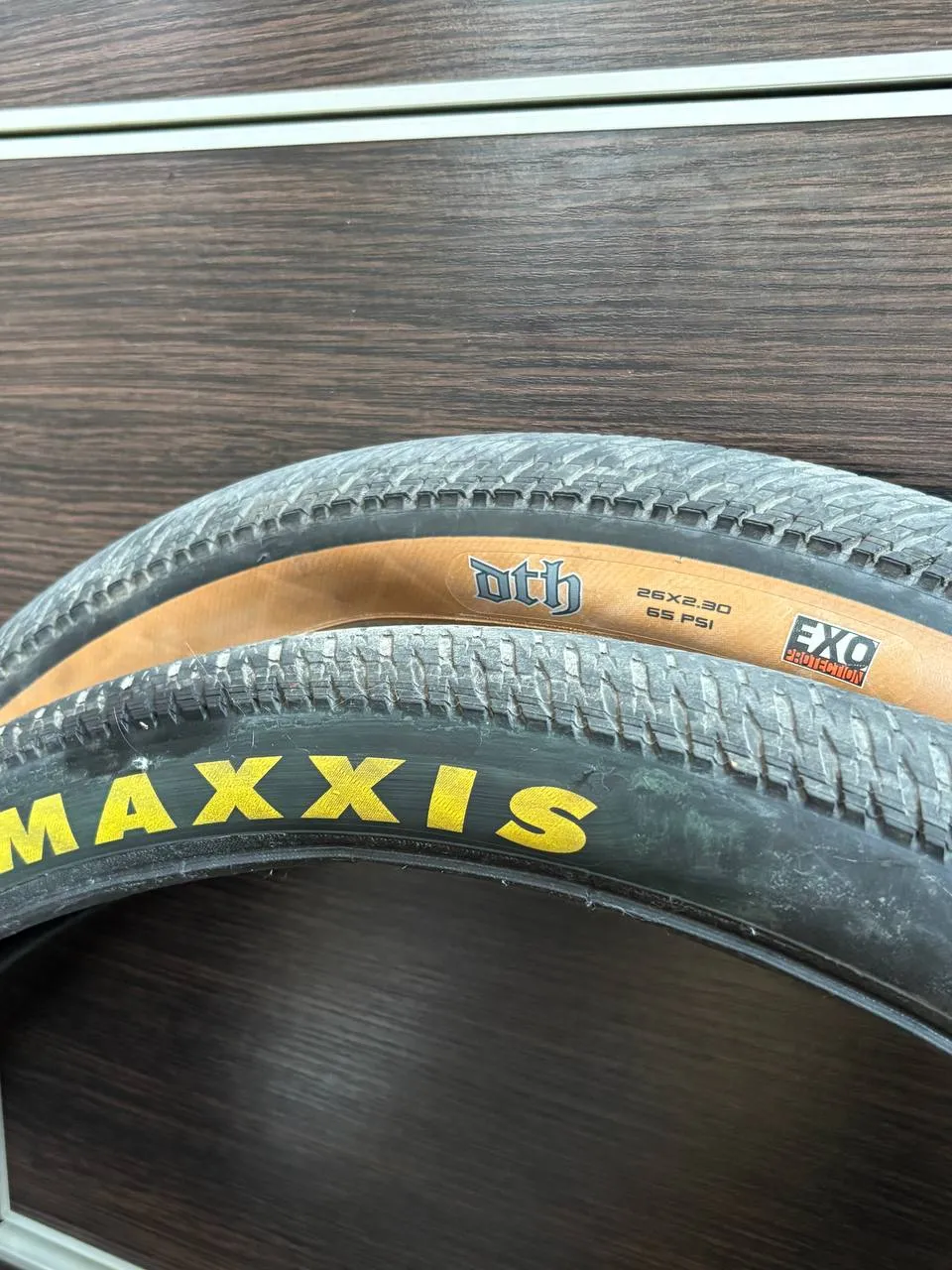 Покришки Maxxis DTH 26x2.30 EXO + Maxxis DTH 26x2.15 фото 1