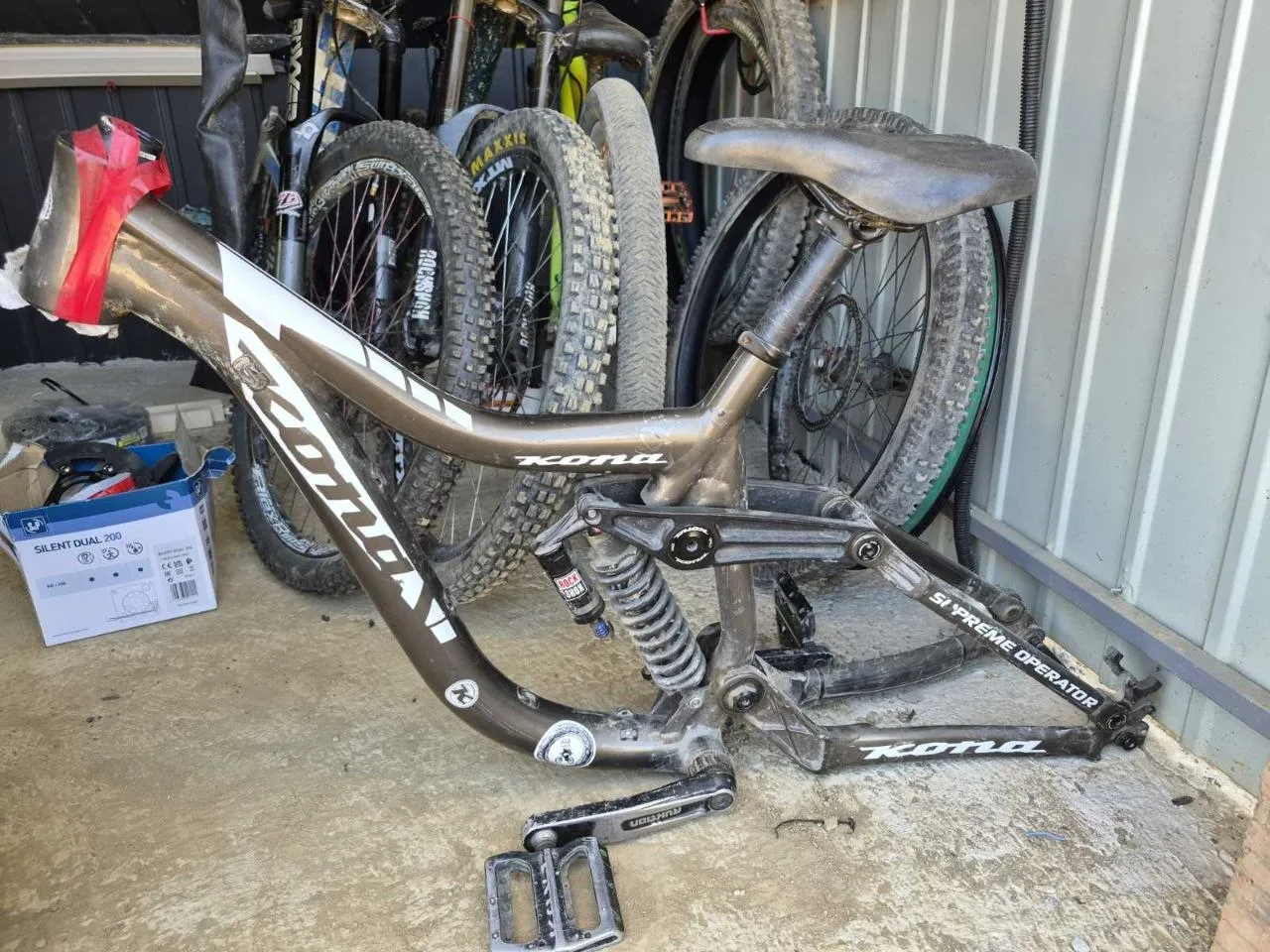 Рама Kona Operator + задній амортизатор RockShox + сідло + шатуни + педалі фото 3