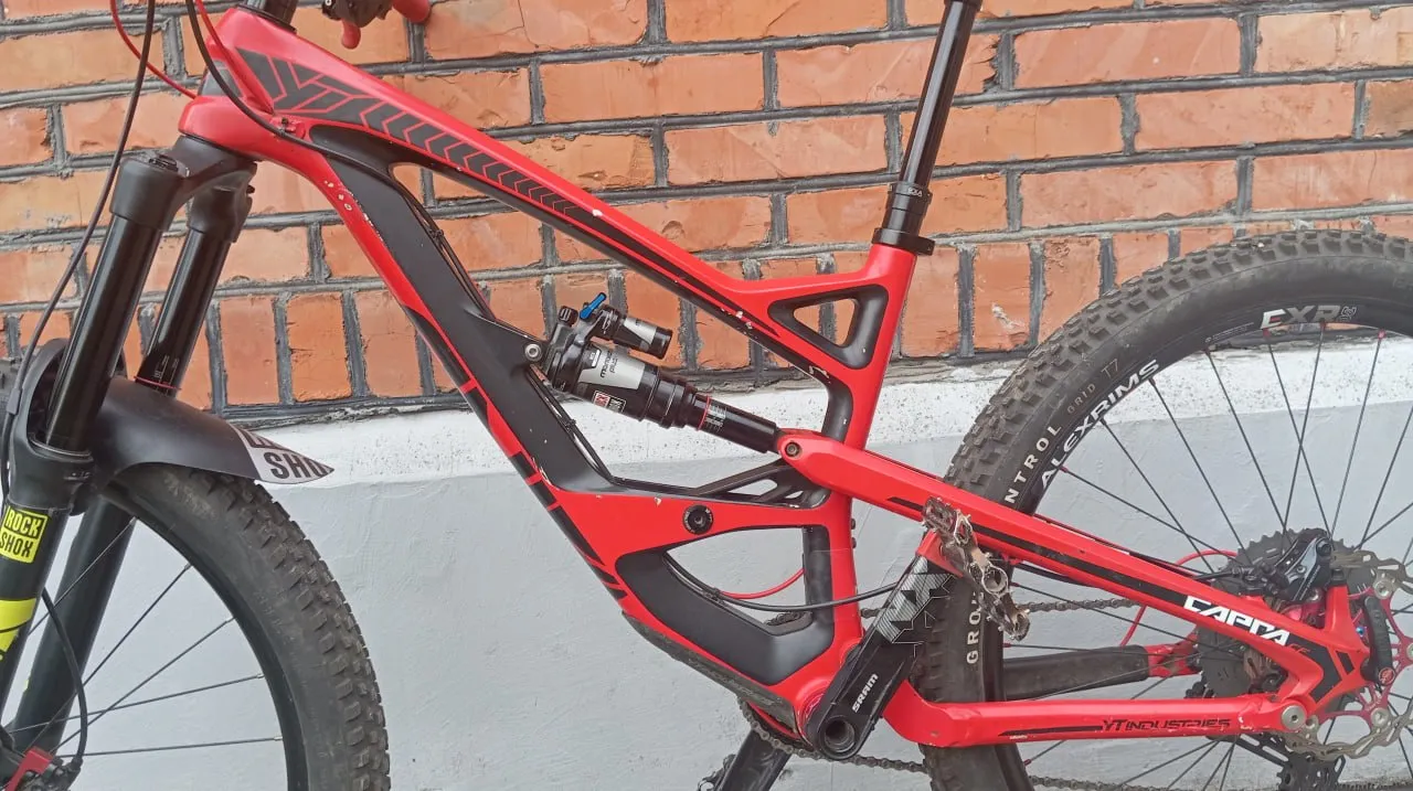 Карбоновий ендуро YT Industries Capra CF 27.5" S фото 3