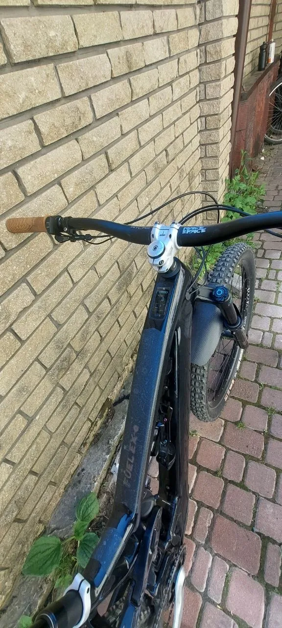 Trek Fuel EXE Carbon OCLV електровелосипед фото 4