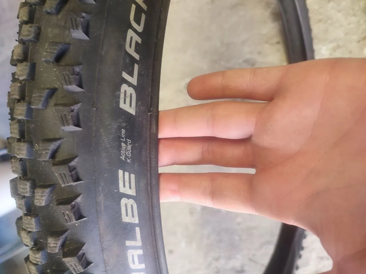 Покришка Schwalbe Black Jack 2.25 фото 1