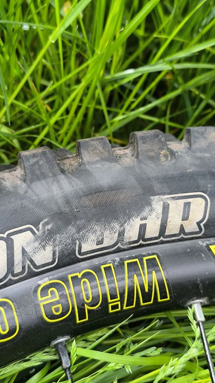 Покришка Maxxis Minion DHR II 26×2.40 фото 2