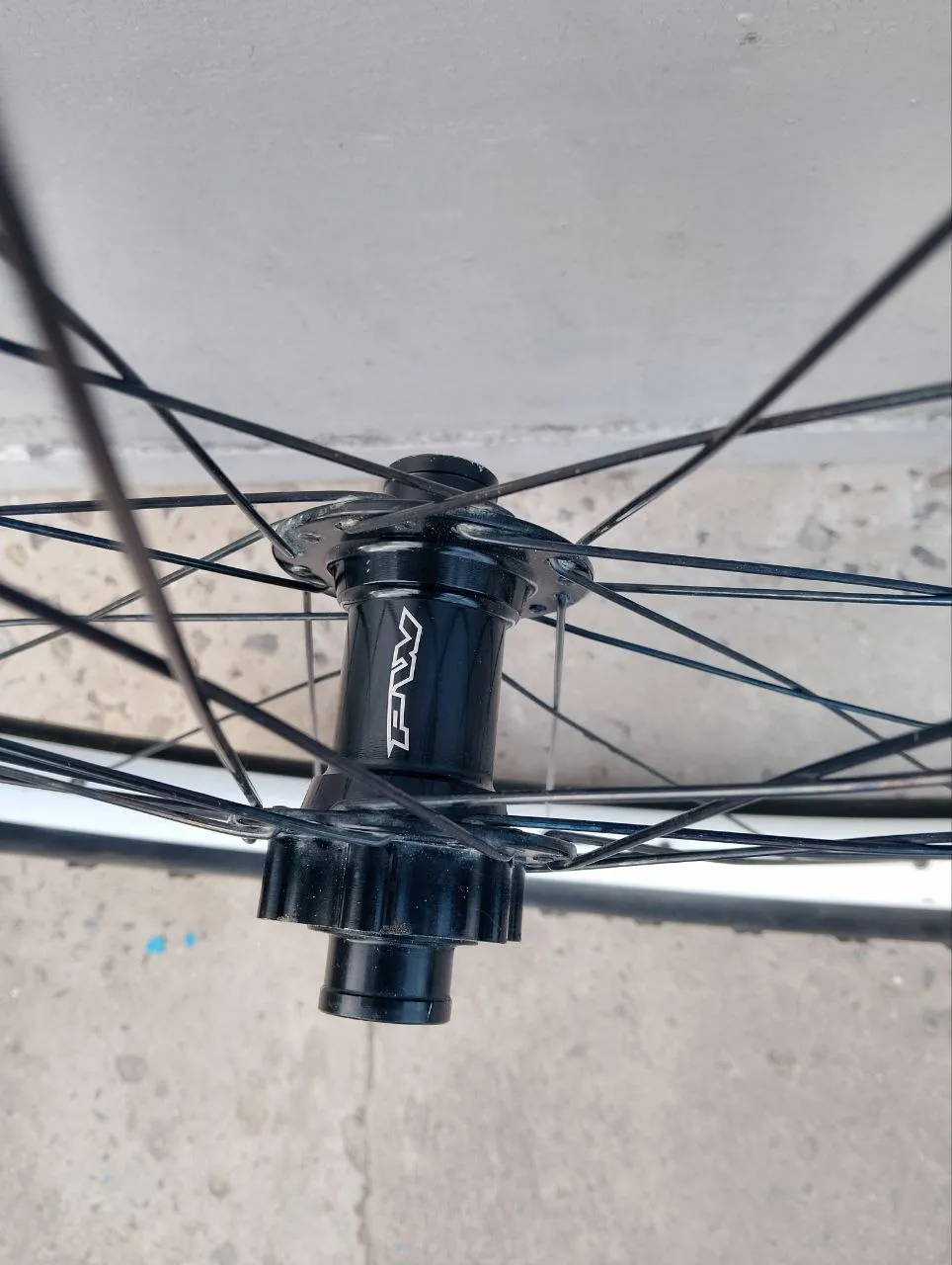 Колесо передне 26 Sun Rims Single Track + PIV + Michelin фото 3
