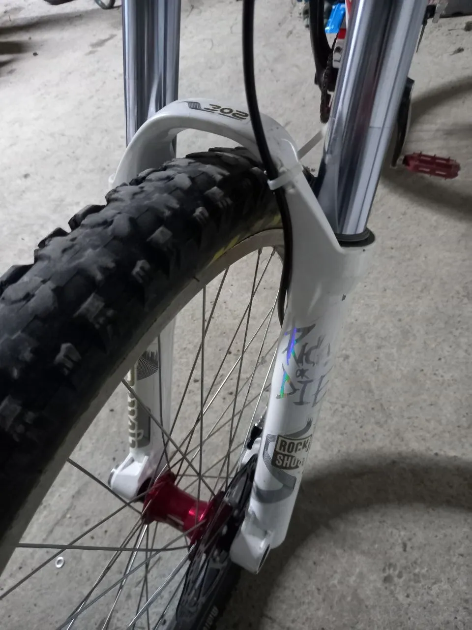 Вилка RockShox Domain 302 180 мм фото 2
