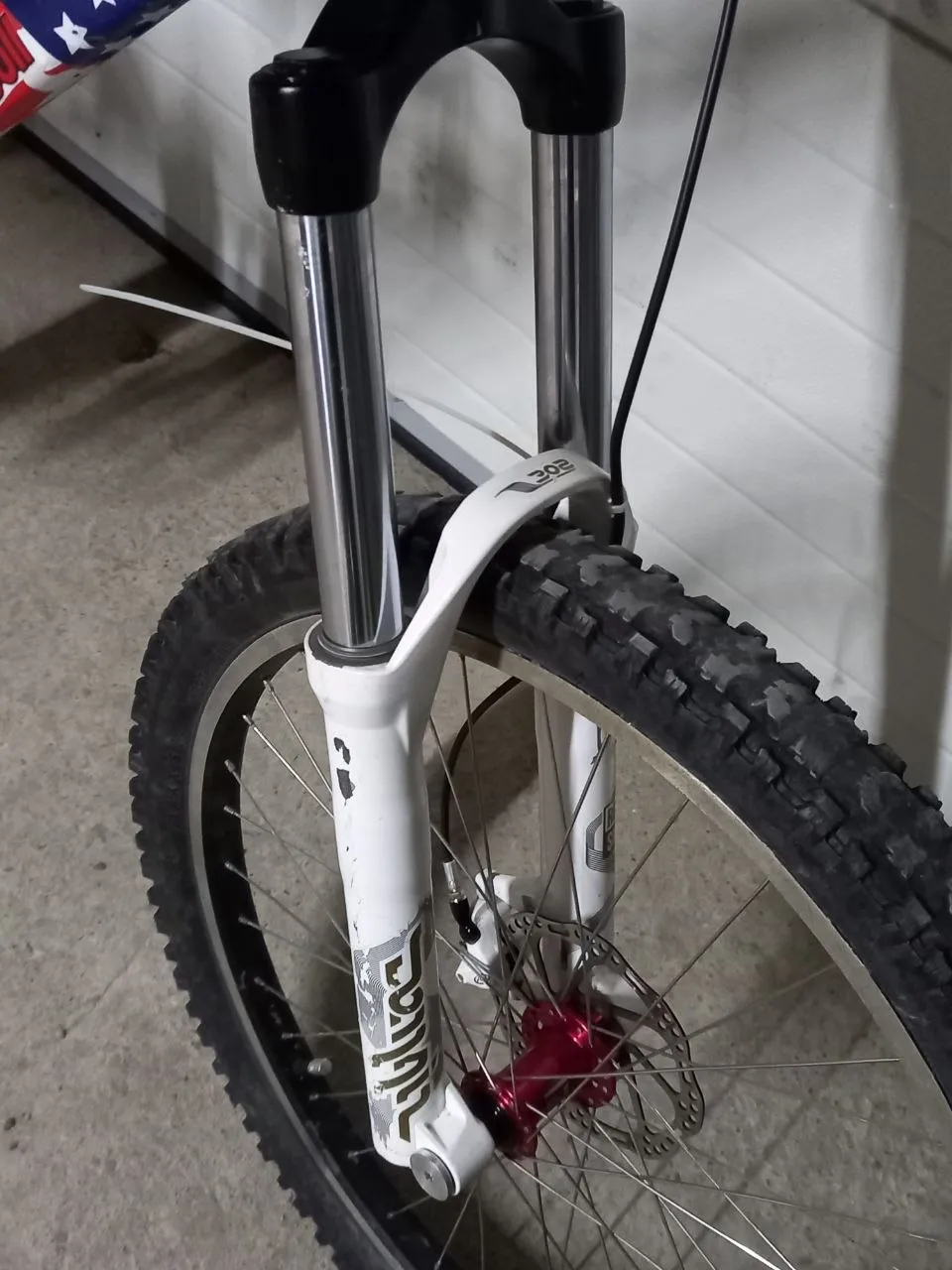 Вилка RockShox Domain 302 180 мм фото 5