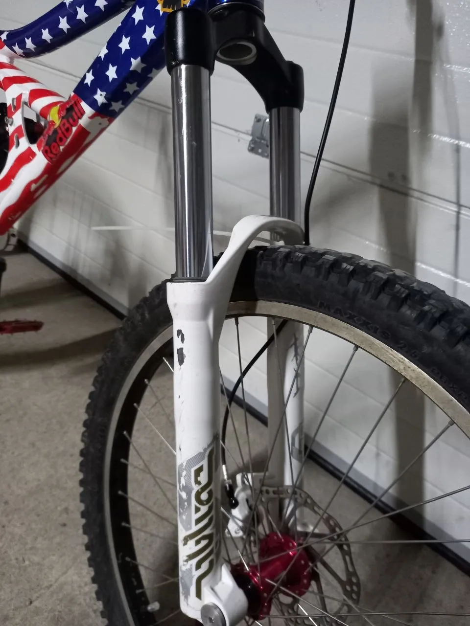 Вилка RockShox Domain 302 180 мм фото 6