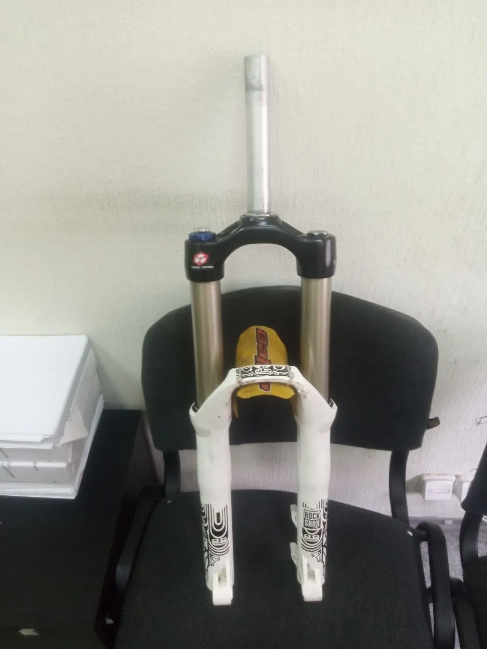 Вилка RockShox Totem Coil 180 мм 26" фото 1