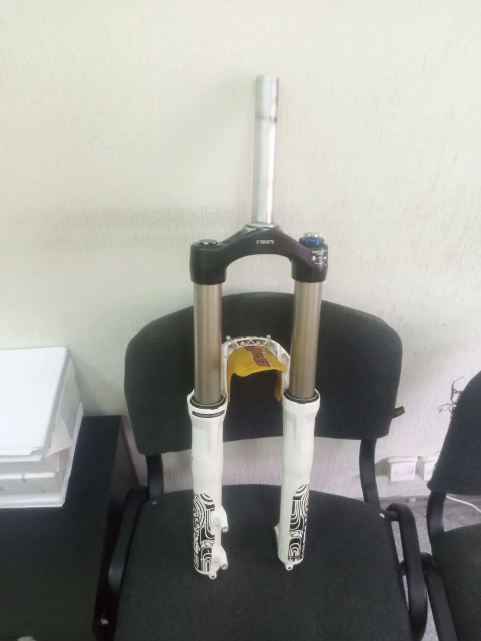 Вилка RockShox Totem Coil 180 мм 26" фото 2