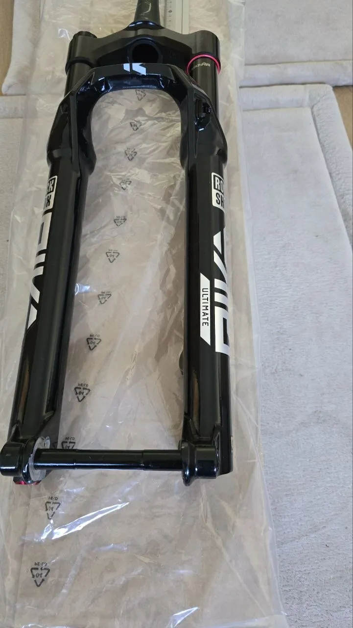 Rock Shox Pike Ultimate 27.5 передня вилка фото 2