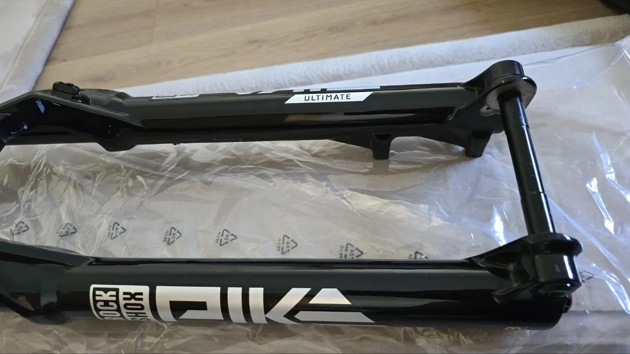 Rock Shox Pike Ultimate 27.5 передня вилка фото 3