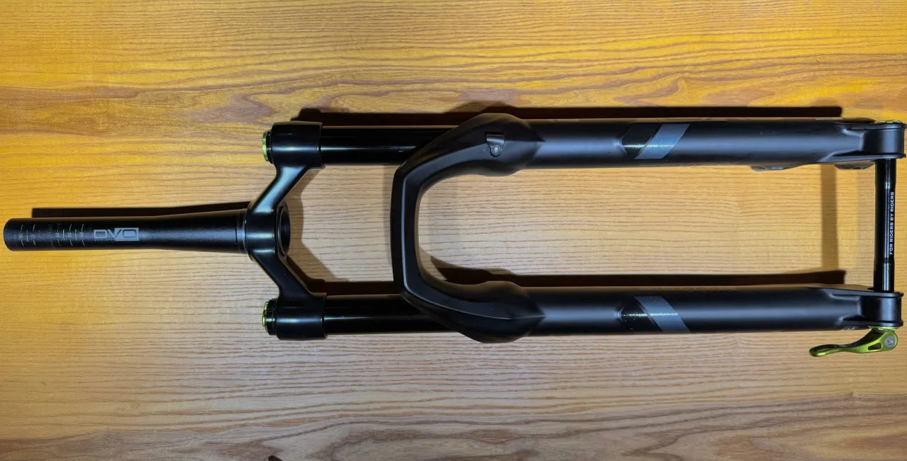 Вилка DVO Sapphire D1 29 140mm boost фото 1