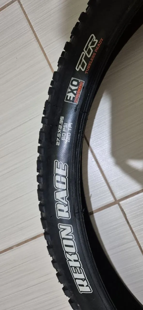 Покришка Maxxis REKON RACE 27.5x2.35 фото 1