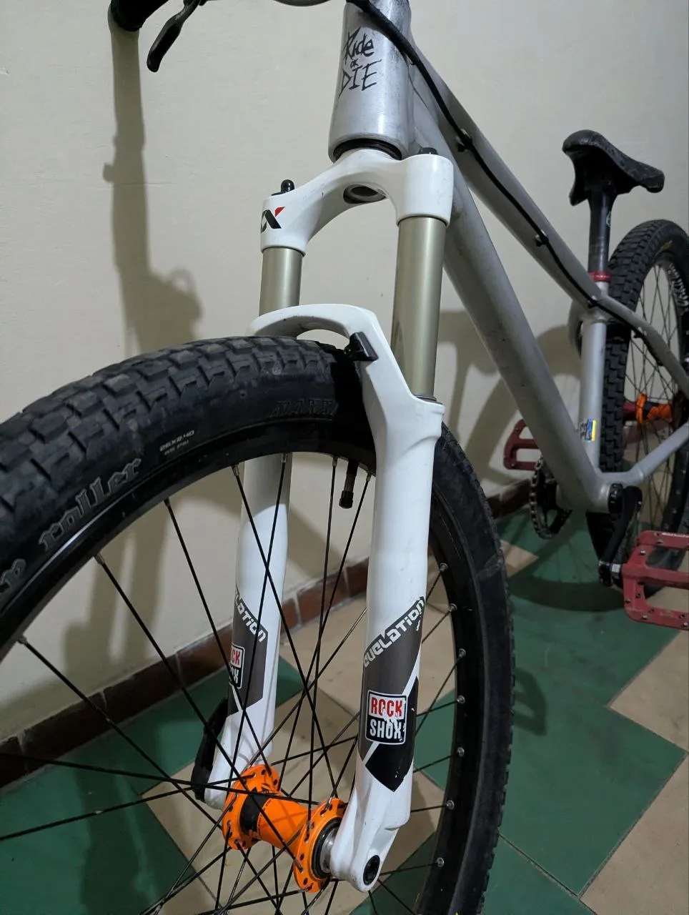 RockShox Revolution вилка 26" 110мм 2013 фото 1