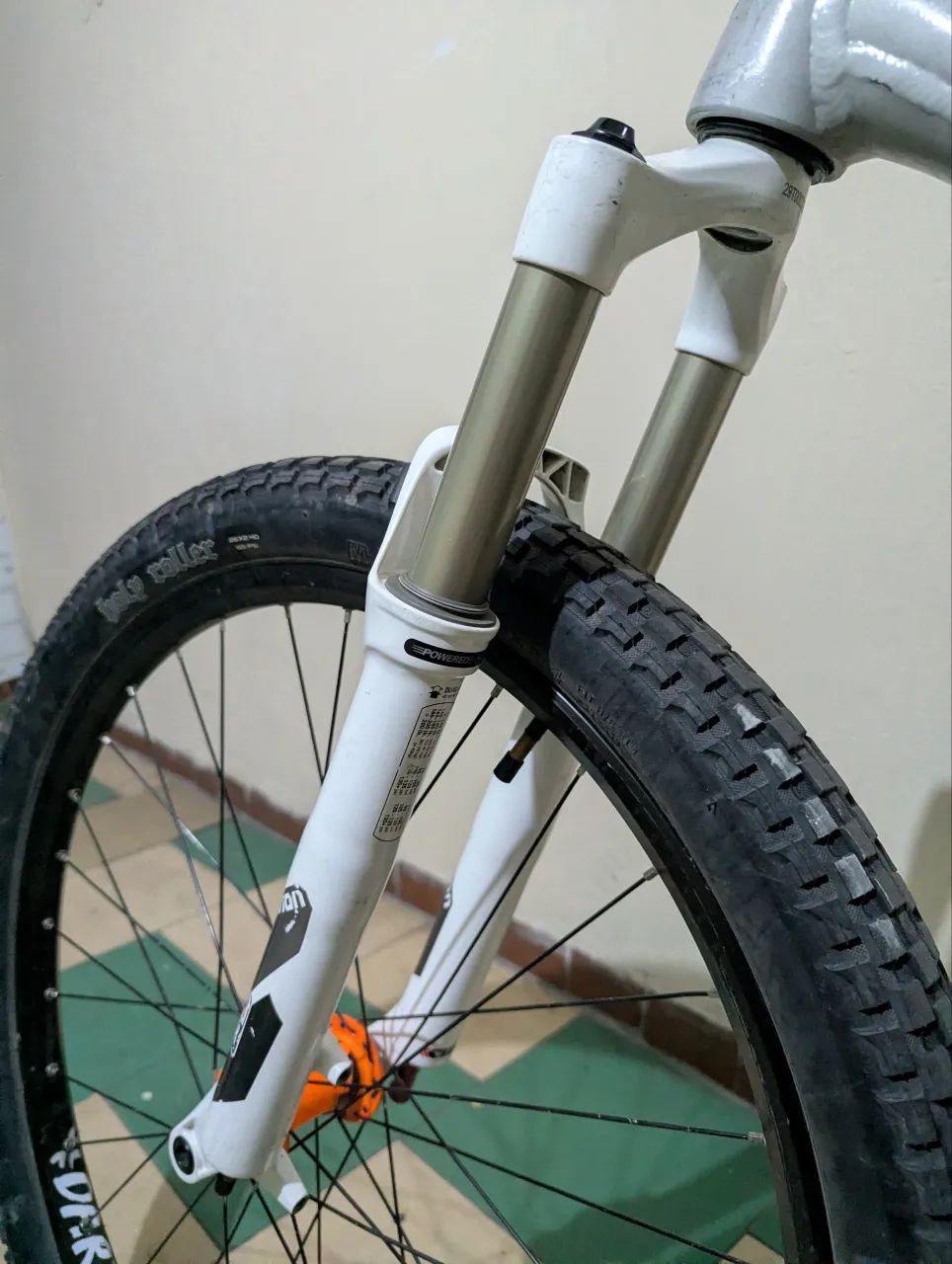 RockShox Revolution вилка 26" 110мм 2013 фото 2