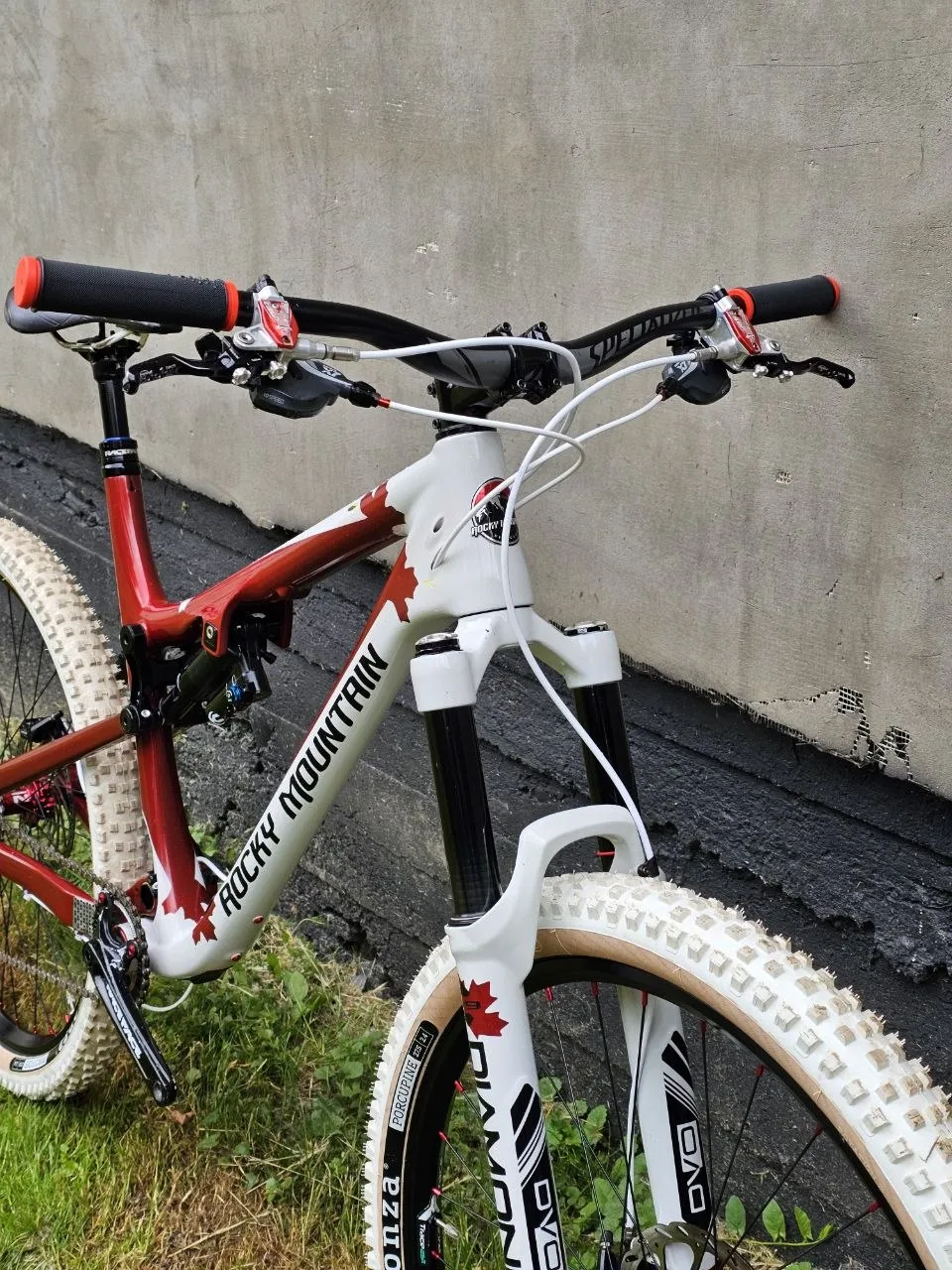 Rocky Mountain Thunderbolt 27.5 L карбонова фото 2