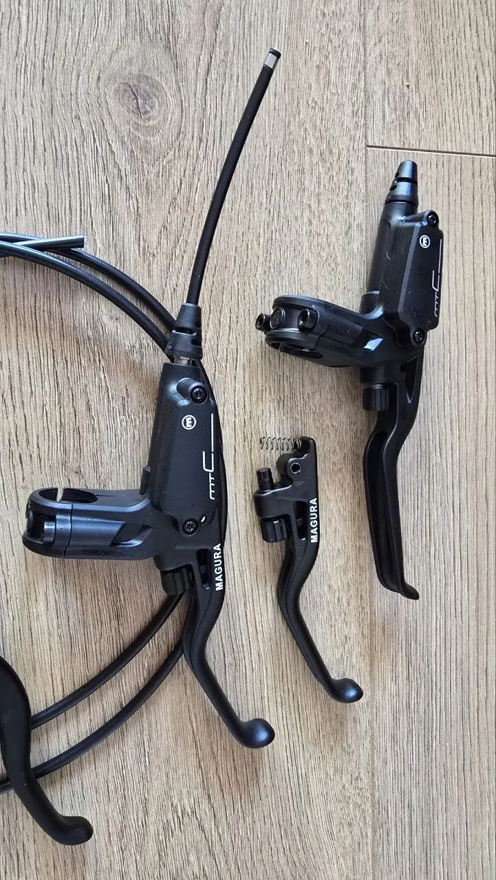 Гальмівна ручка Shimano MT200 фото 1