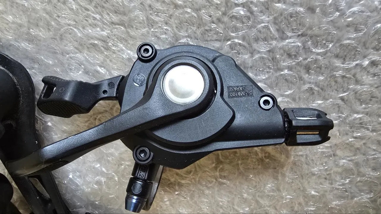 Перемикач та манетка Shimano Deore XT 12-speed фото 4