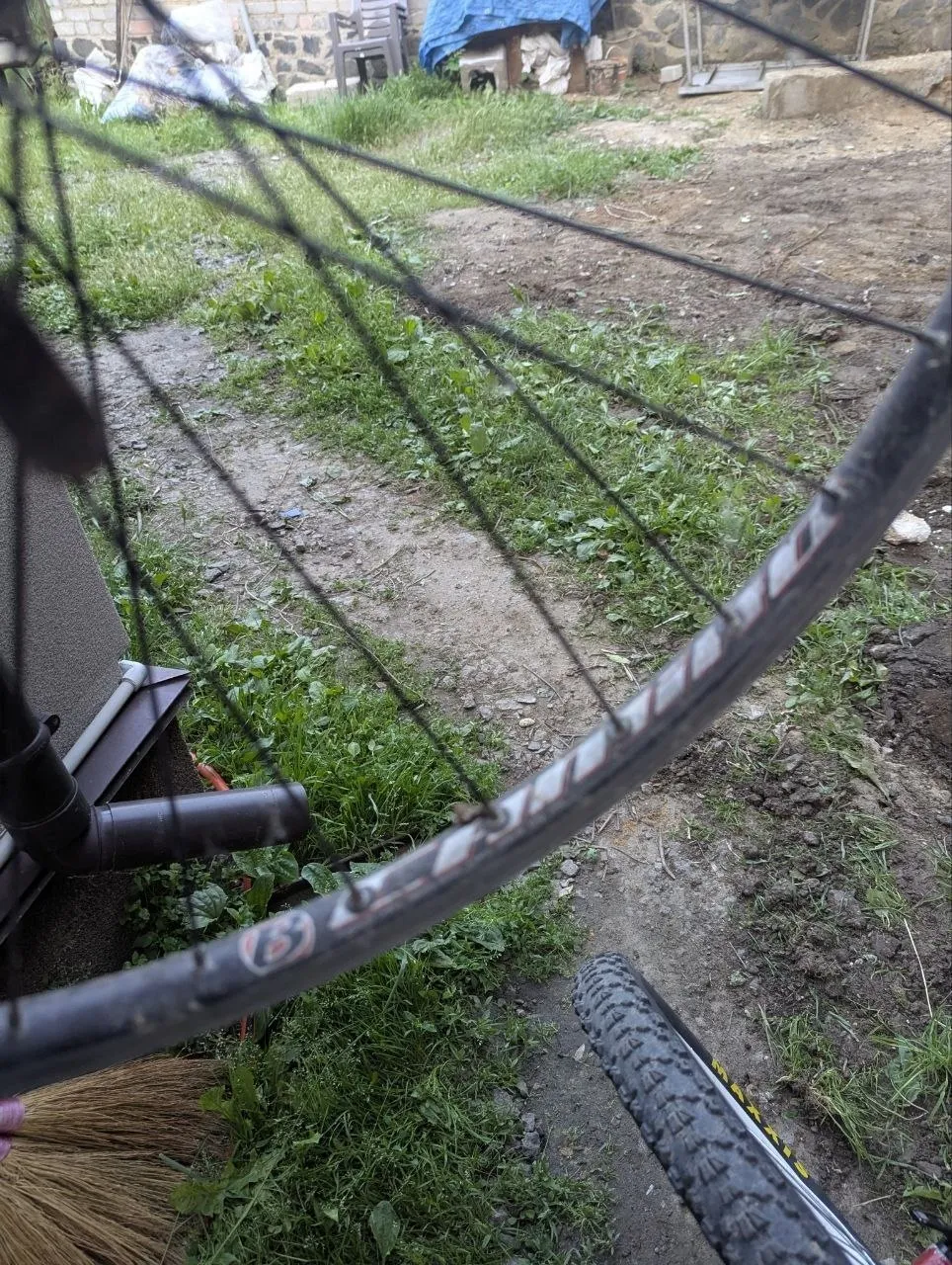 Колесо Bontrager 26" з ободом та втулкою Quando фото 4