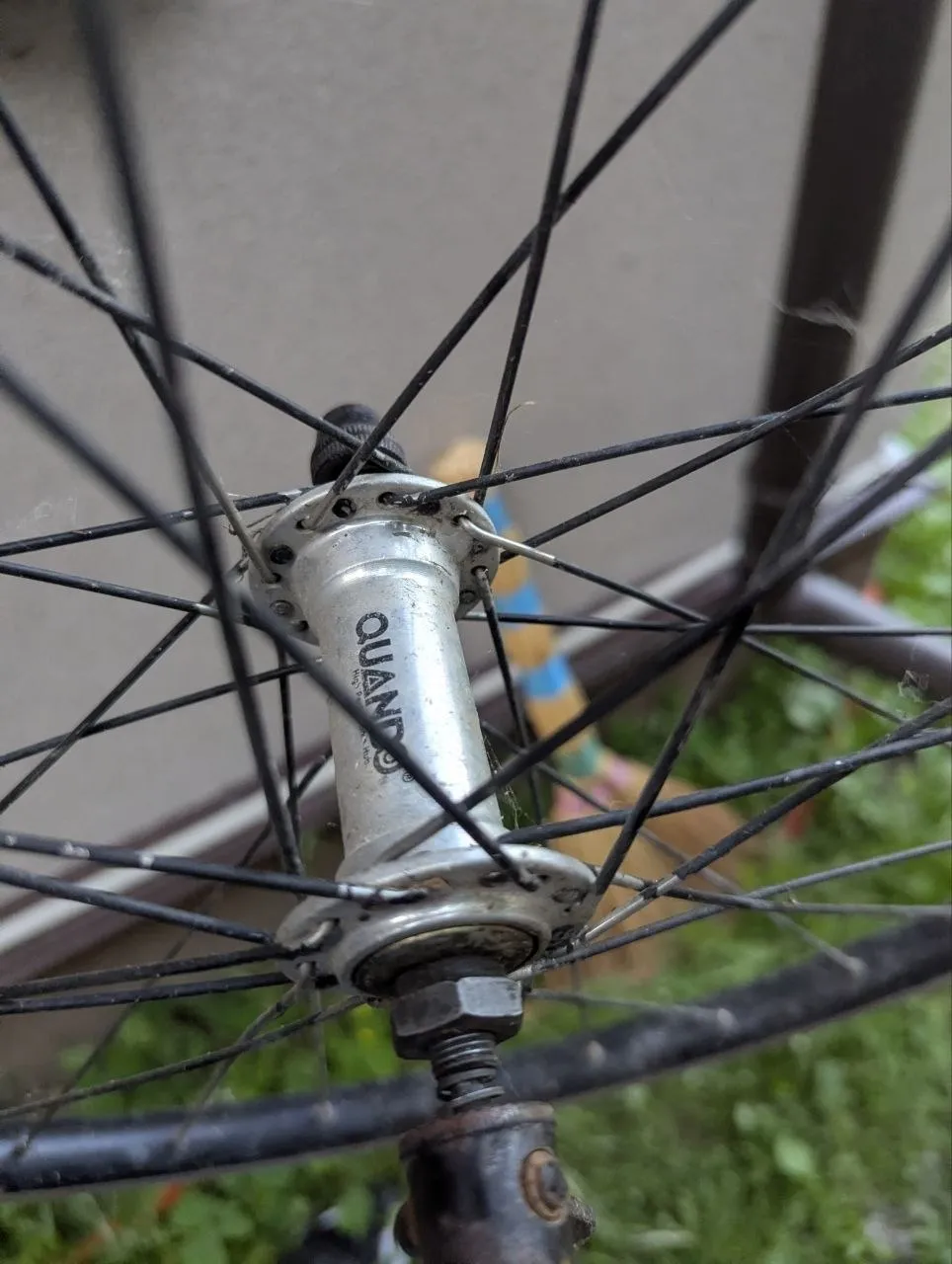 Колесо Bontrager 26" з ободом та втулкою Quando фото 1