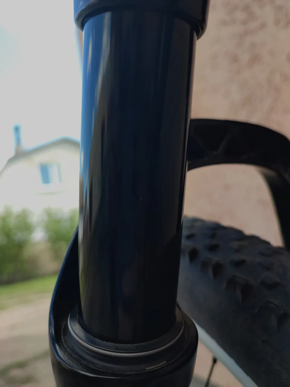 Rock Shox Yari RL вилка 27.5 95mm 15x110 фото 8