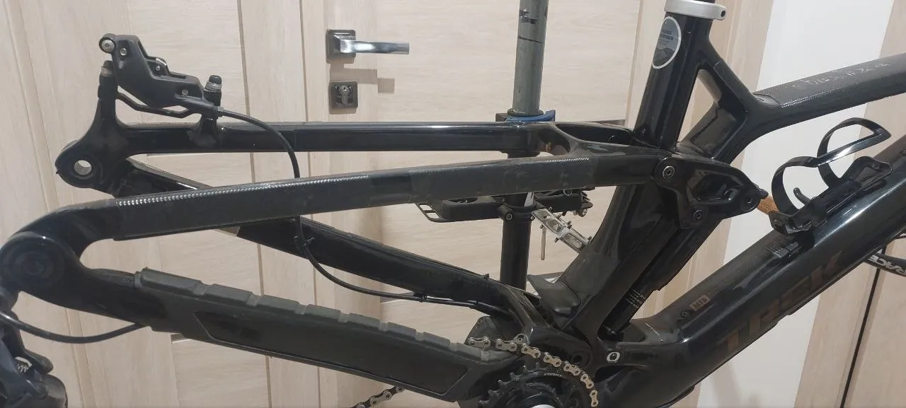 Рама Trek Fuel EX E Full Carbon OCLV 2024 фото 4
