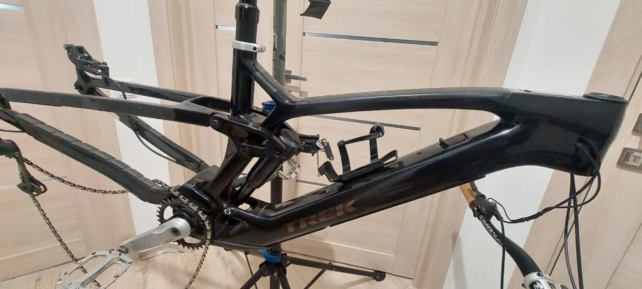 Рама Trek Fuel EX E Full Carbon OCLV 2024 фото 6