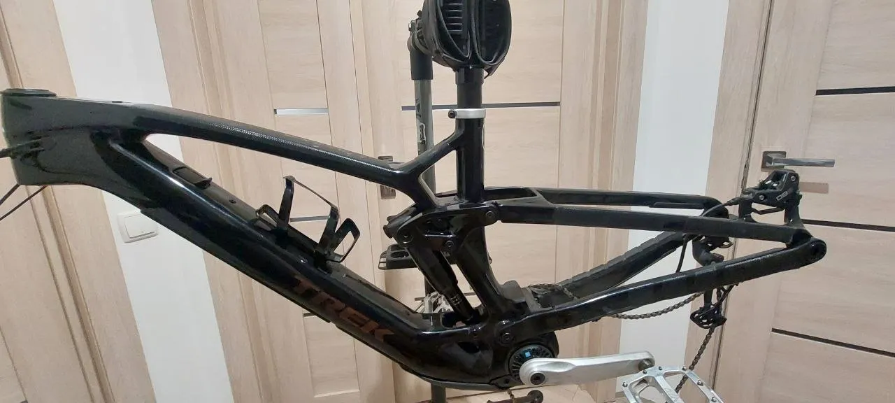 Рама Trek Fuel EX E Full Carbon OCLV 2024 фото 7