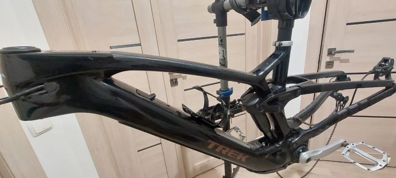 Рама Trek Fuel EX E Full Carbon OCLV 2024 фото 8