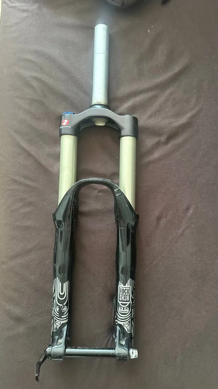 Вилка Rock Shox Totem фото 1