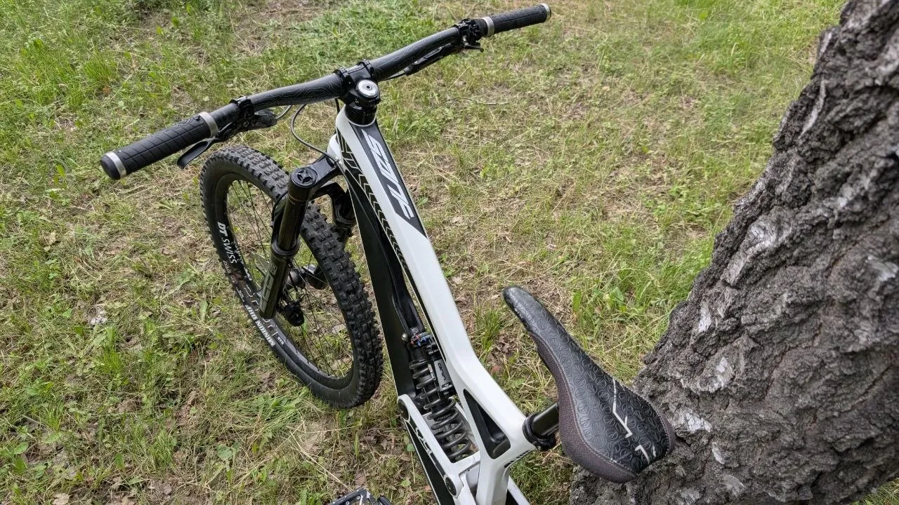 YT Tues MK2 CF Carbo 2017 фото 6