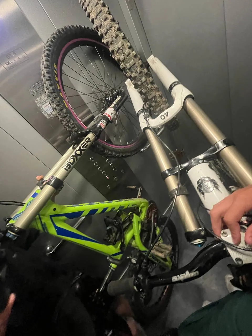 Вилка Rock Shox Boxxer R2C2 фото 1