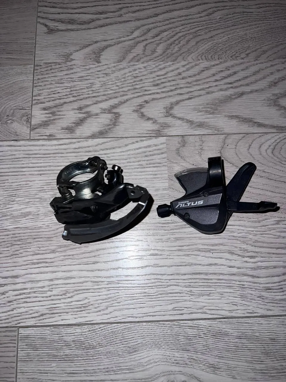 Перемикач Shimano Altus SL-M370 фото 1