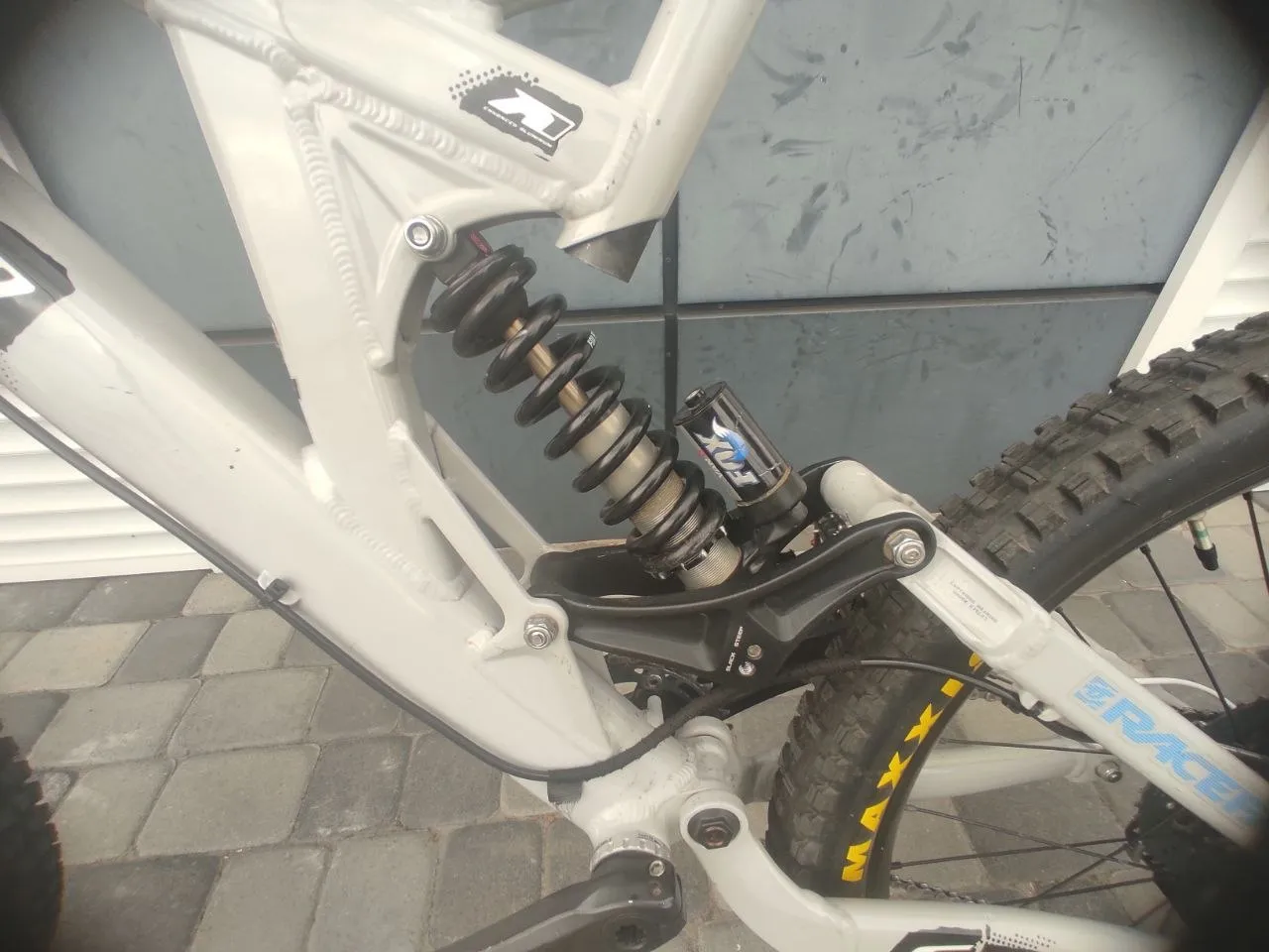 Byk Hit 1 Rockshox Boxxer Fox Van R Shimano Deore фото 2