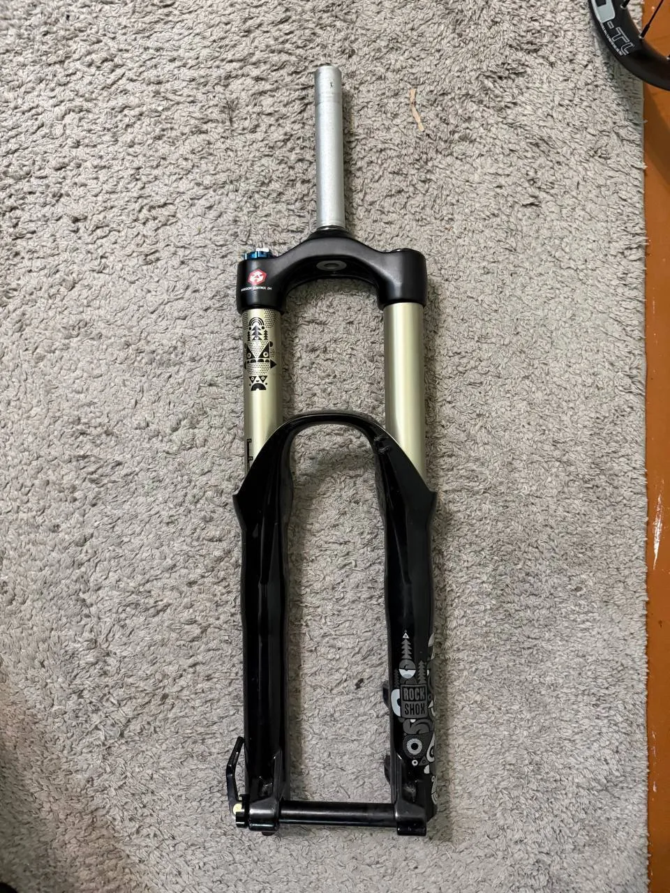 Rock Shox Totem RC2 DH вилка 180 мм фото 1