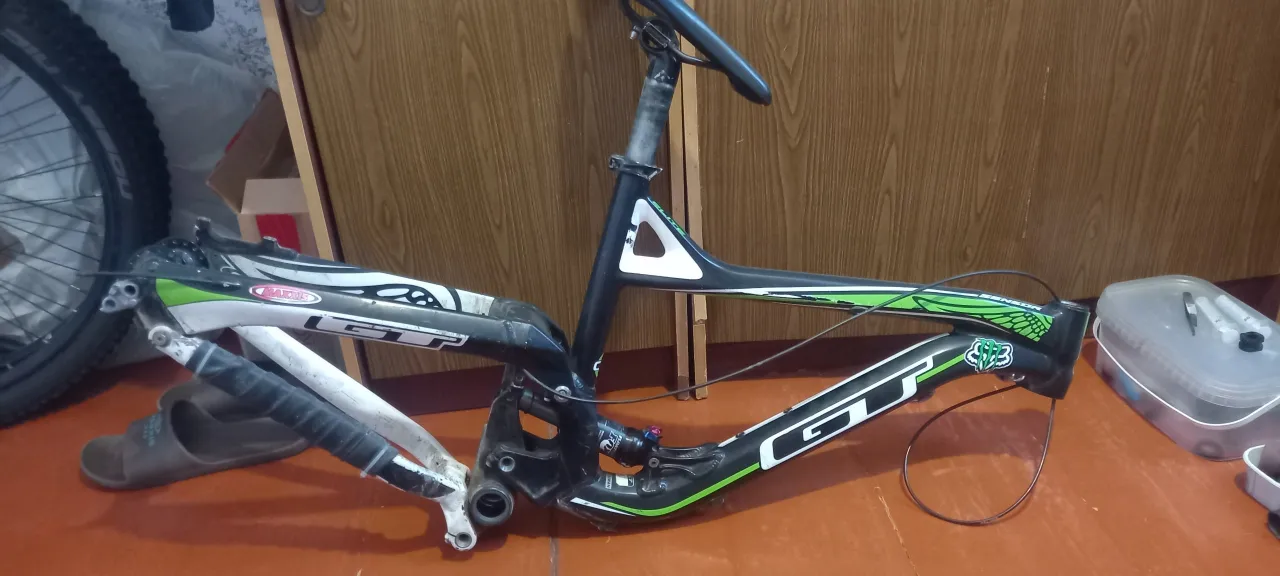 Рама GT Sensor Elite 2014 M + втулка 142x12 фото 1