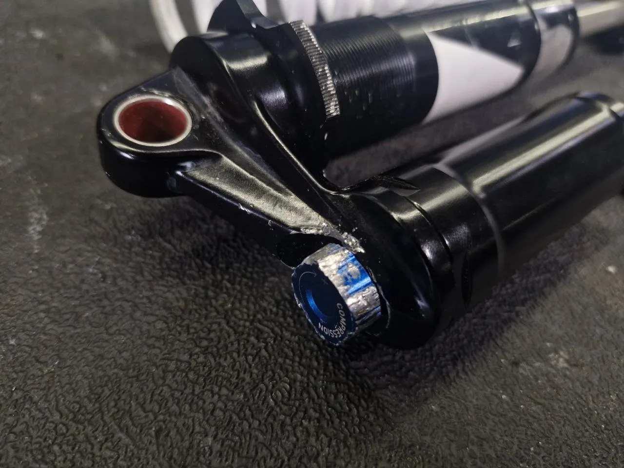 Амортизатор RockShox Kage RC 267/89 фото 3