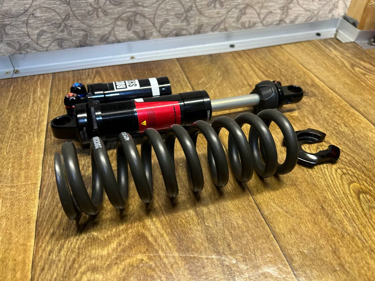 Амортизатор Rock Shox Vivid R2C 241x76 мм фото 1