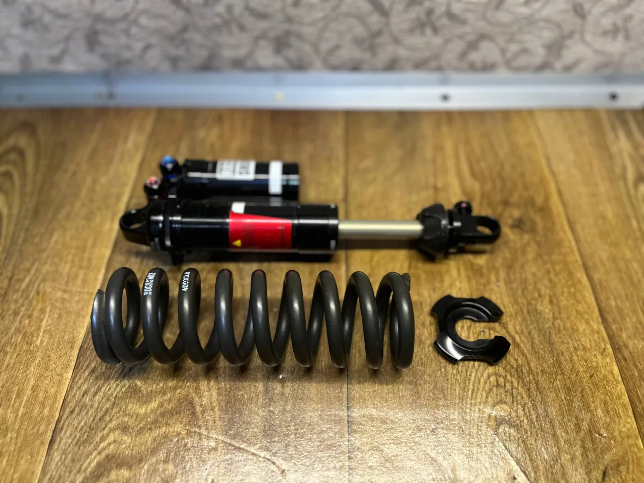 Амортизатор Rock Shox Vivid R2C 241x76 мм фото 2