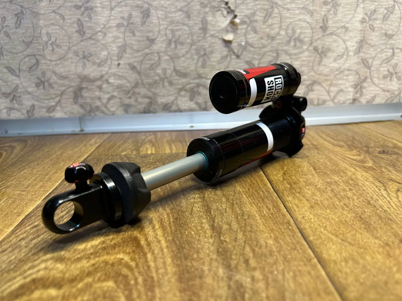 Амортизатор Rock Shox Vivid R2C 241x76 мм фото 5