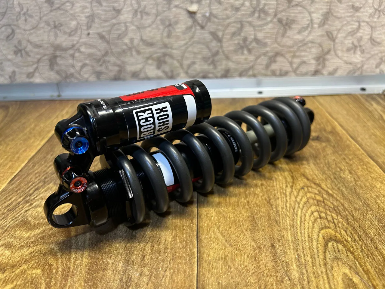Амортизатор Rock Shox Vivid R2C 241x76 мм фото 7