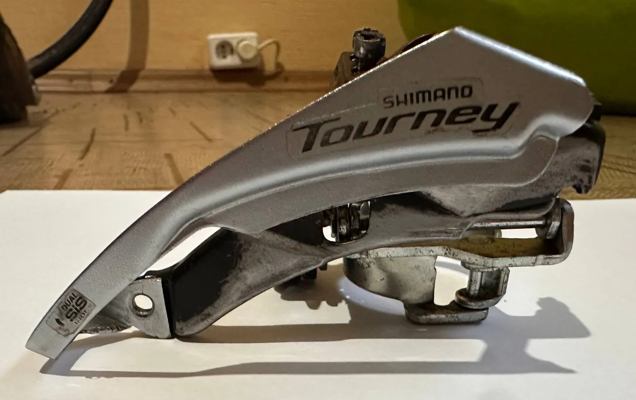 Перемикач Shimano Tourney FD-TY500 передній фото 1