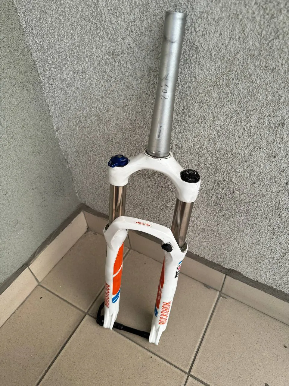 Rock Shox Recon 26 передня вилка 100 мм фото 10
