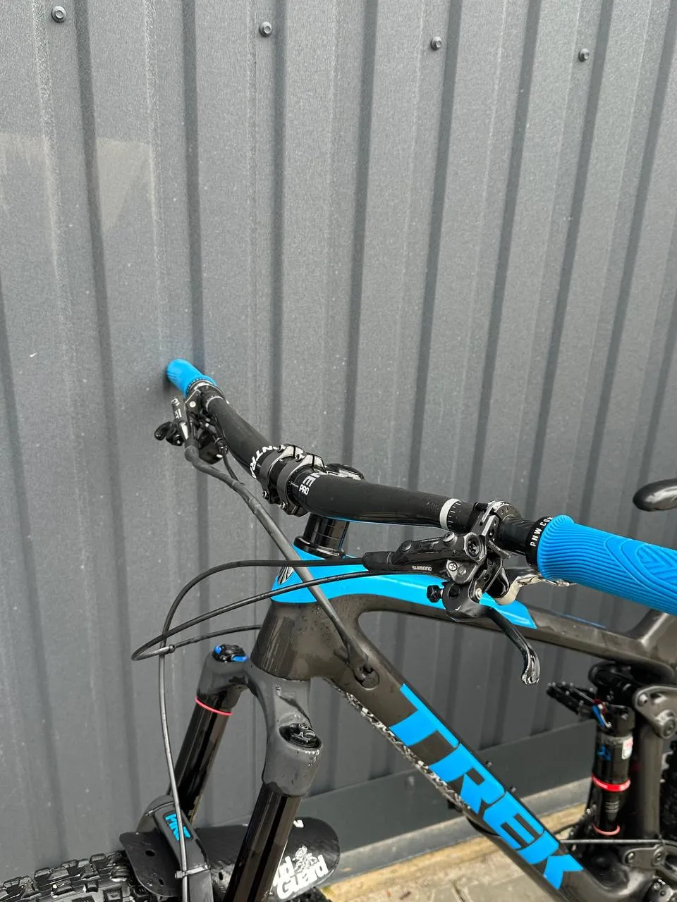 Trek Remedy 9.8 карбон фото 4