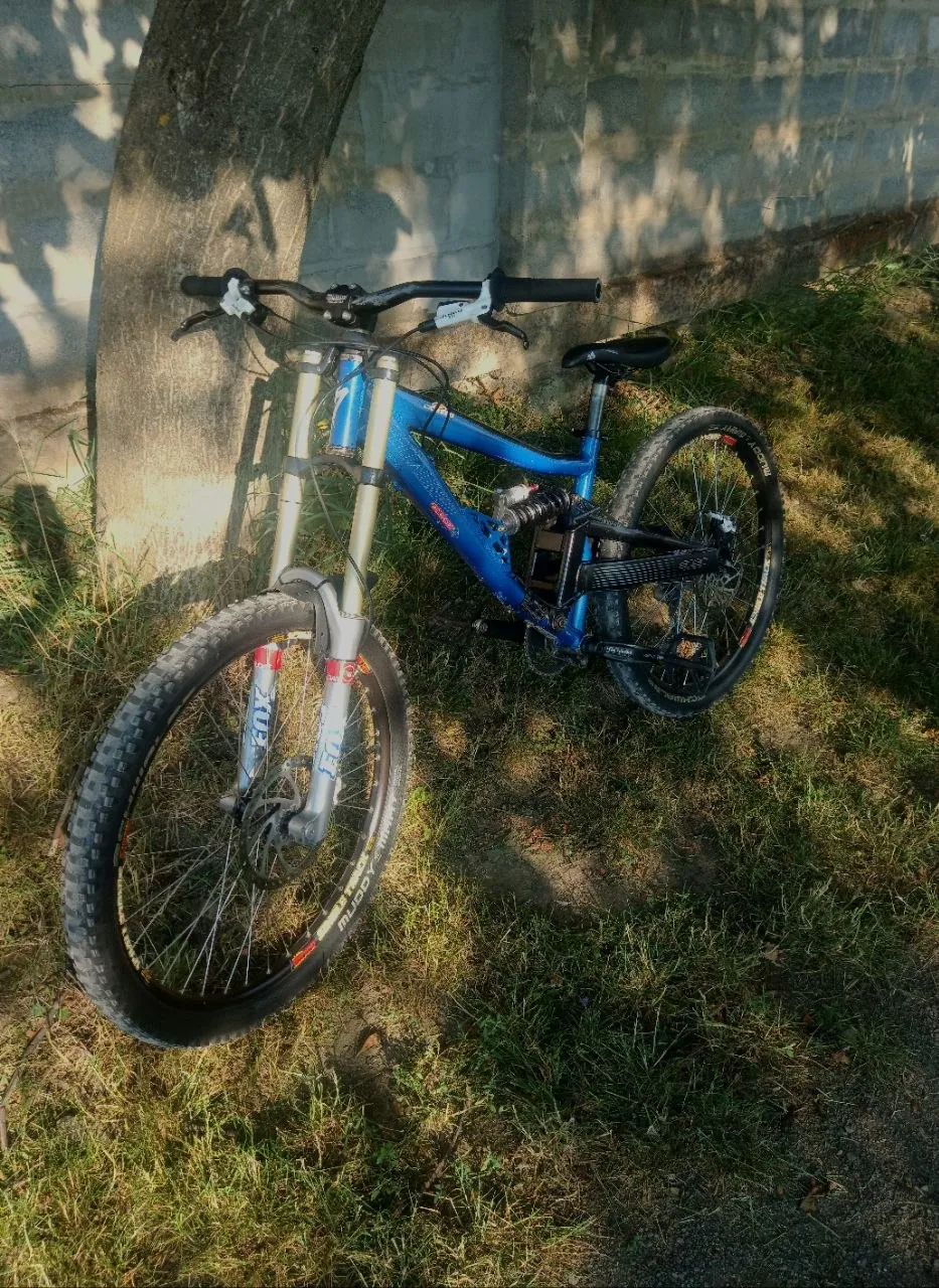 Specialized Big Hit Sport + Rock Shox Boxxer + Fox Vanilla RS фото 1