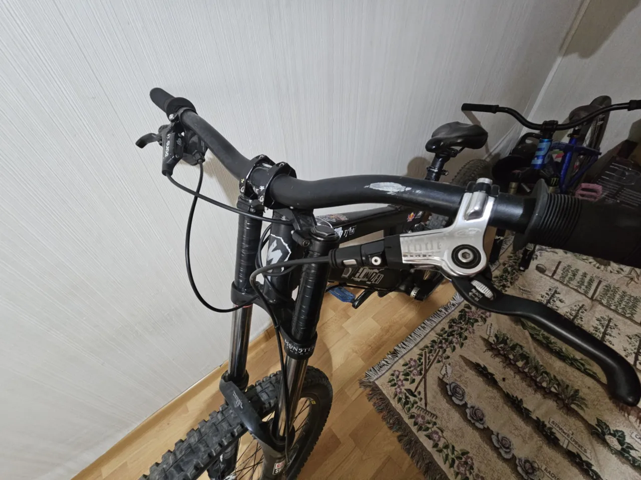 Велосипед Specialized Big Hit 2 + Rock Shox + Avid фото 5