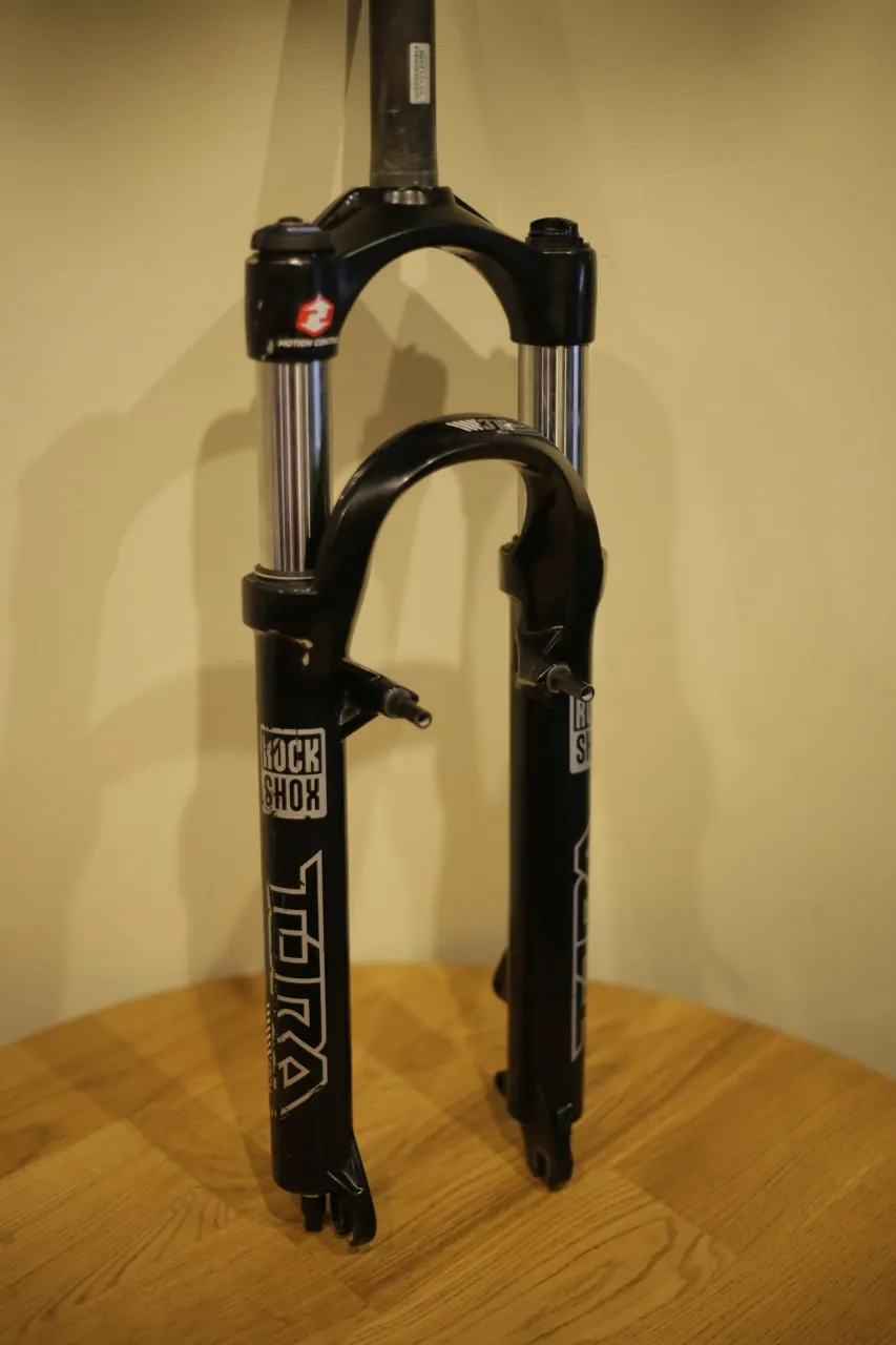 Передня вилка RockShox Tora 26" фото 1