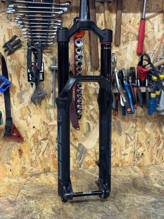 Вилка Rock Shox ZEB Select 29" фото 1