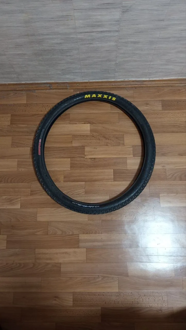 Покришка Maxxis Holly Roller 26×2.4 фото 1